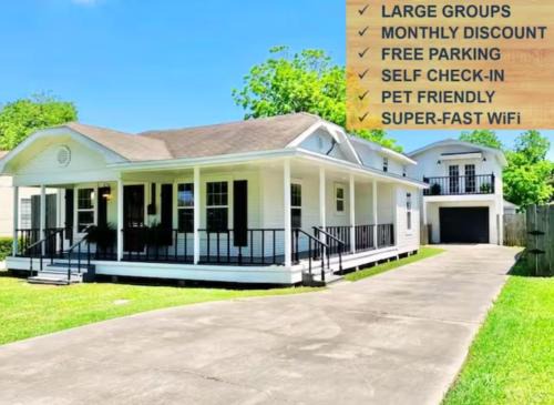 Groves House | 6 BRs Spacious Charming House, Great Neighborhood