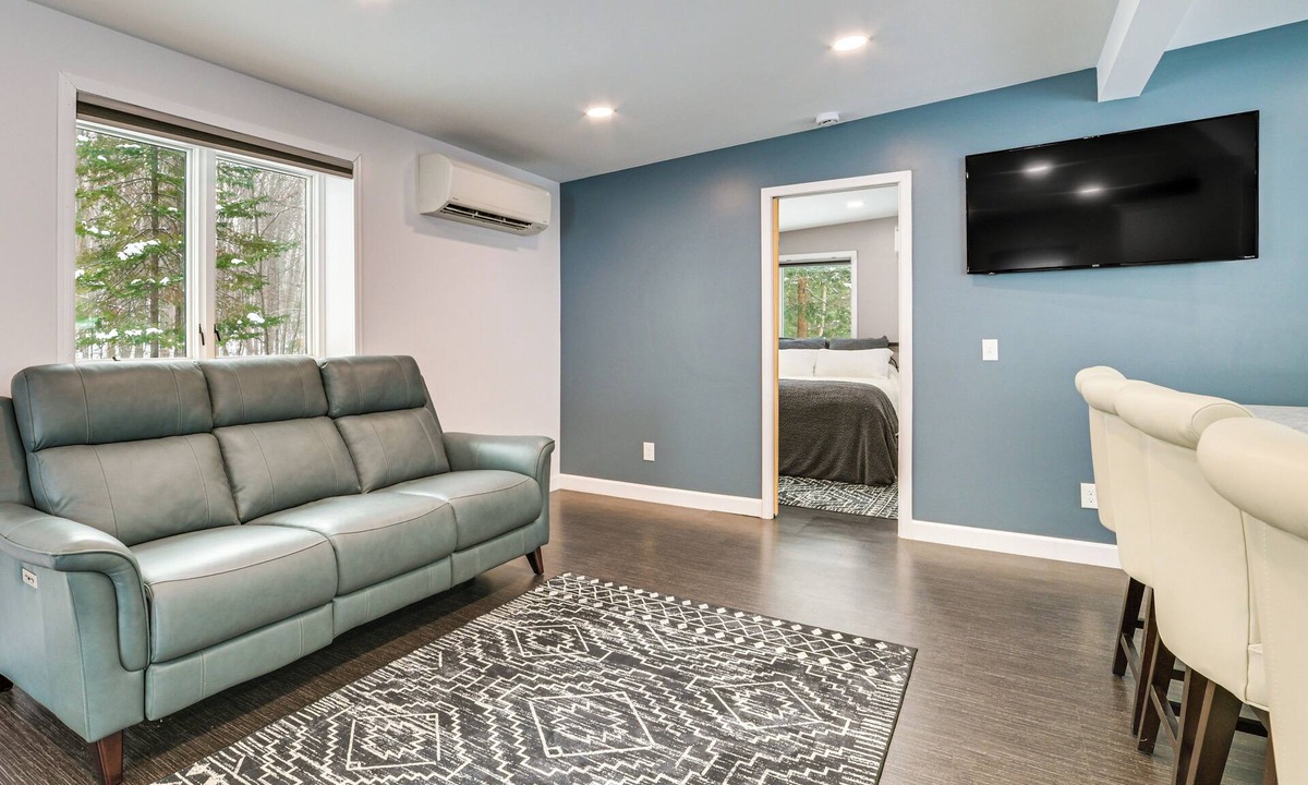 Boyne City Cottage | 6 Mi to Boyne Mtn: Cozy & Private Couple's Cottage