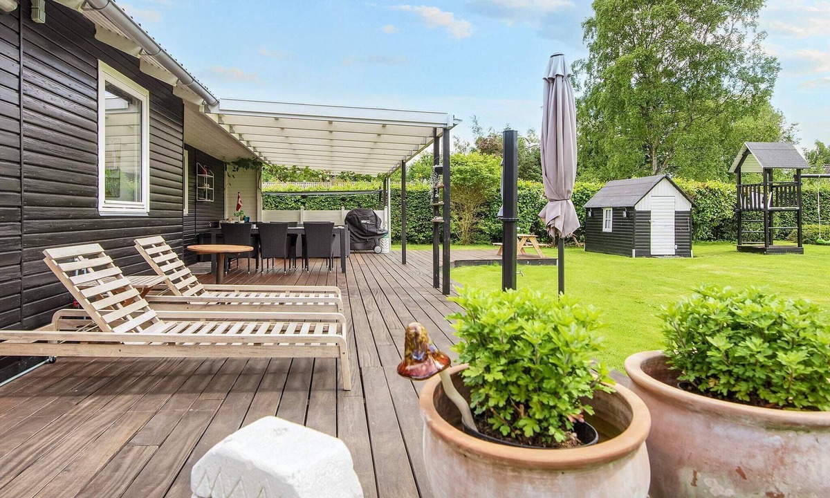 Skødshoved Strand House | 6 person holiday home in Knebel
