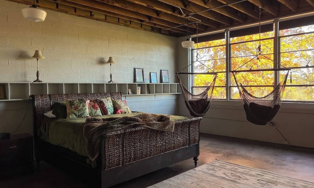 Campobello House | 6000sqft Historical Schoolhouse Home with Indoor Pickleball Sleeps 11