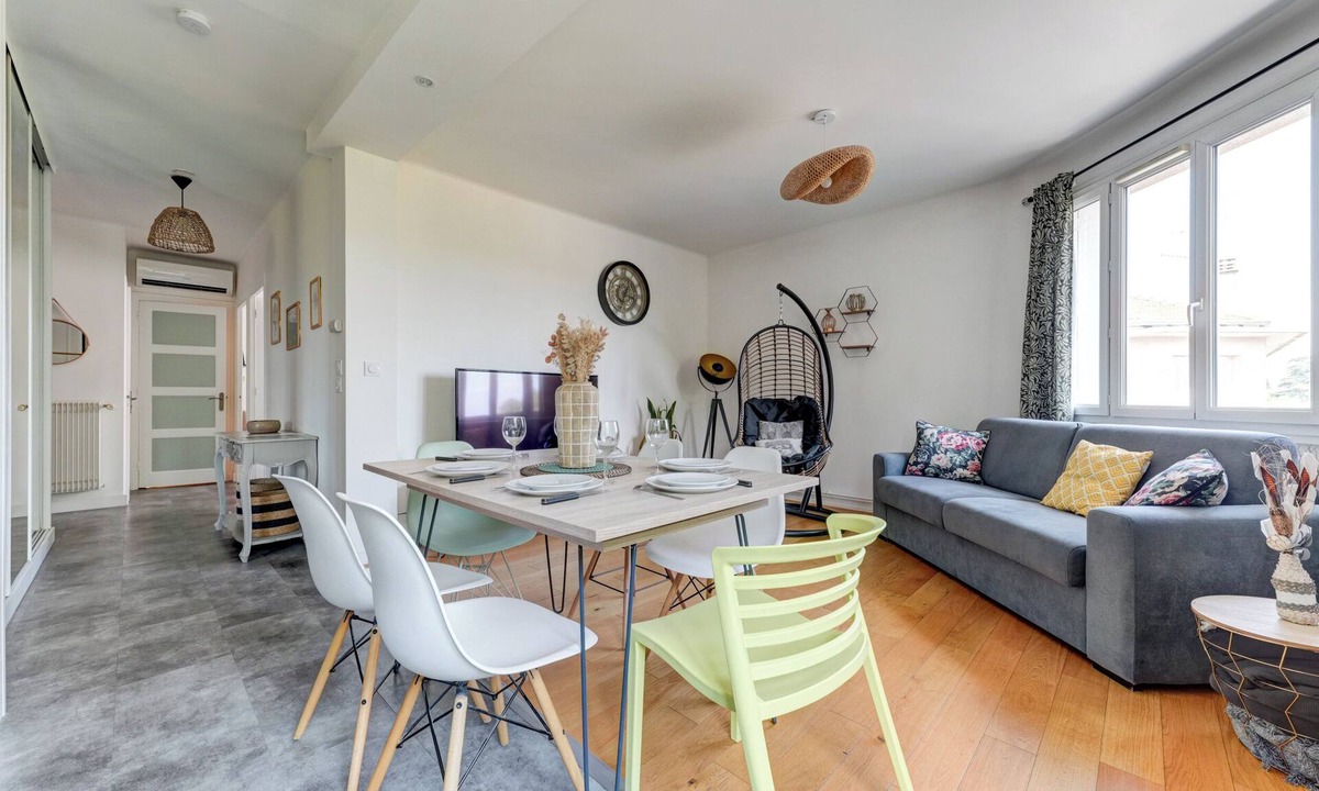 Bron Apartment | ⭐️ 60m2 near Eurexpo, Groupama stadium, HFME ⭐️