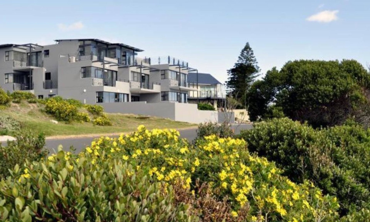 De Kelders Bed & Breakfast | 65onCliff - Langbaai