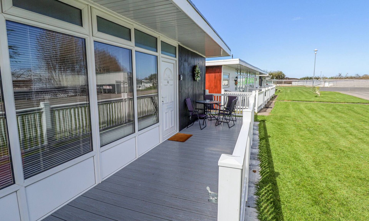 Chapel Saint Leonards Cottage | 68 Cherry Park