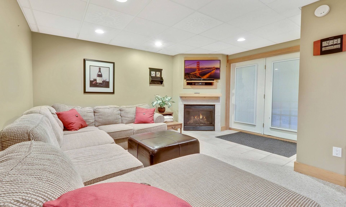 Boyne Falls Condo | 689 Disciples Village Condo | Fireplace | Sleeps 8 | Easy Access to Chairlift