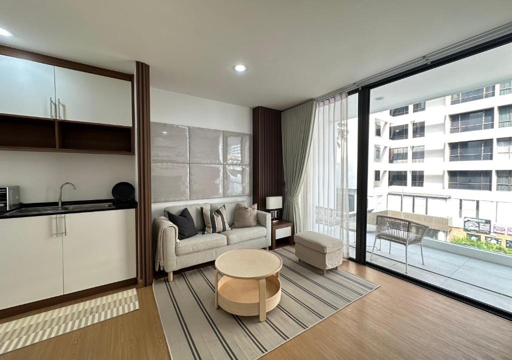 Khlong Toei Nuea Apartment | 6th Avenue Sukhumvit 305 BTS Asoke & Nana MRT Sukhumvit