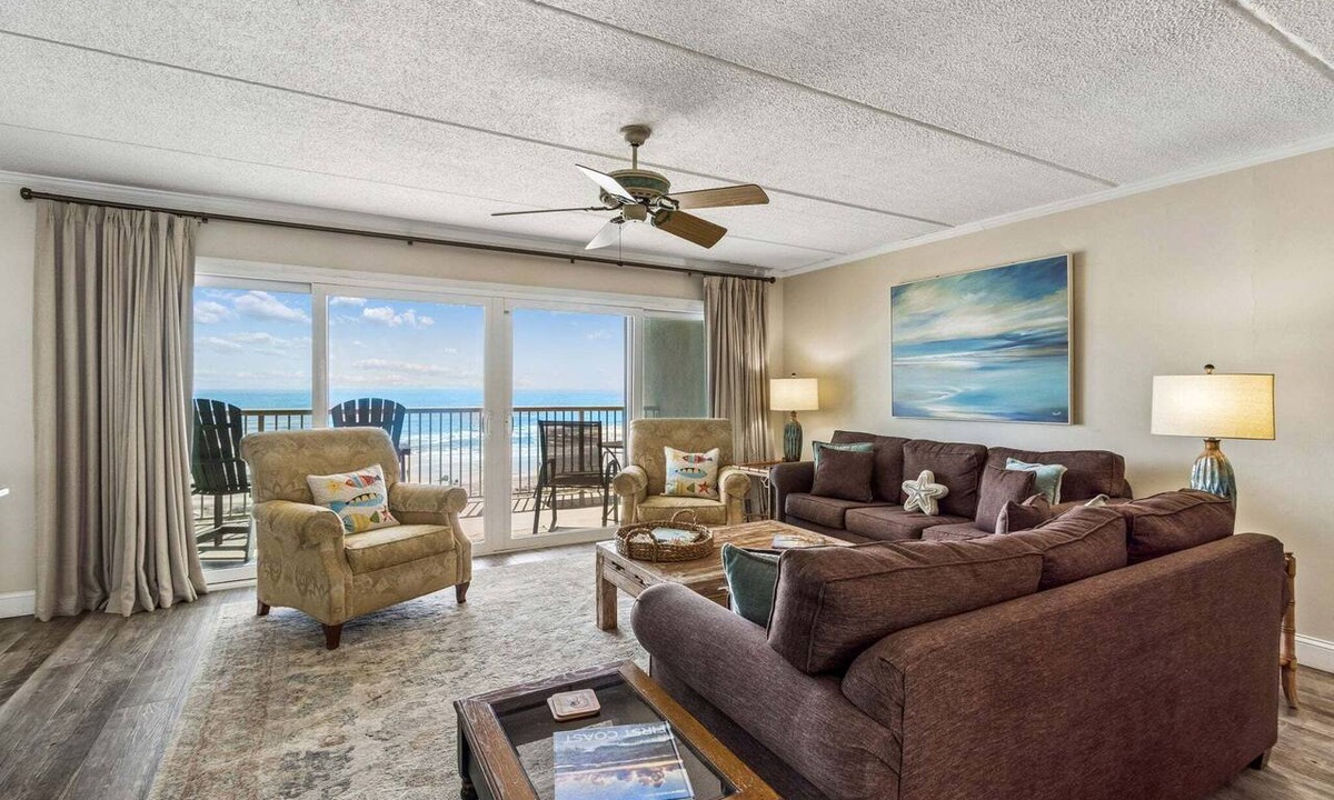 Fernandina Beach Condo | 6th Floor, Oceanfront condo,easy beach access via boardwalk & exclusive fishing pier!