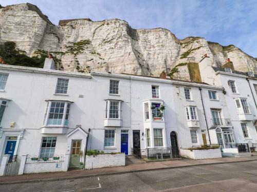 Dover House | 7 Athol Terrace