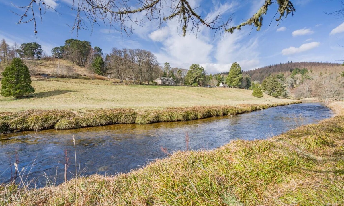 Strathdon Cottage | 7 Bed in Strathdon (oc-t30594)