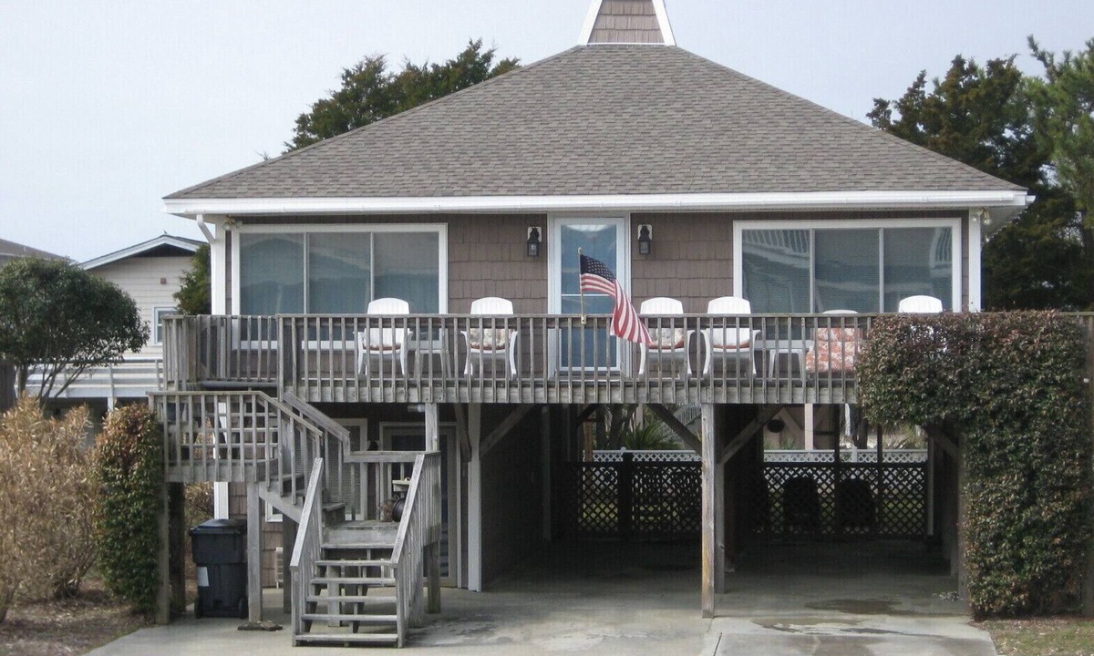 Ocean Isle Beach Cottage | 7 Duneside Drive-Smith