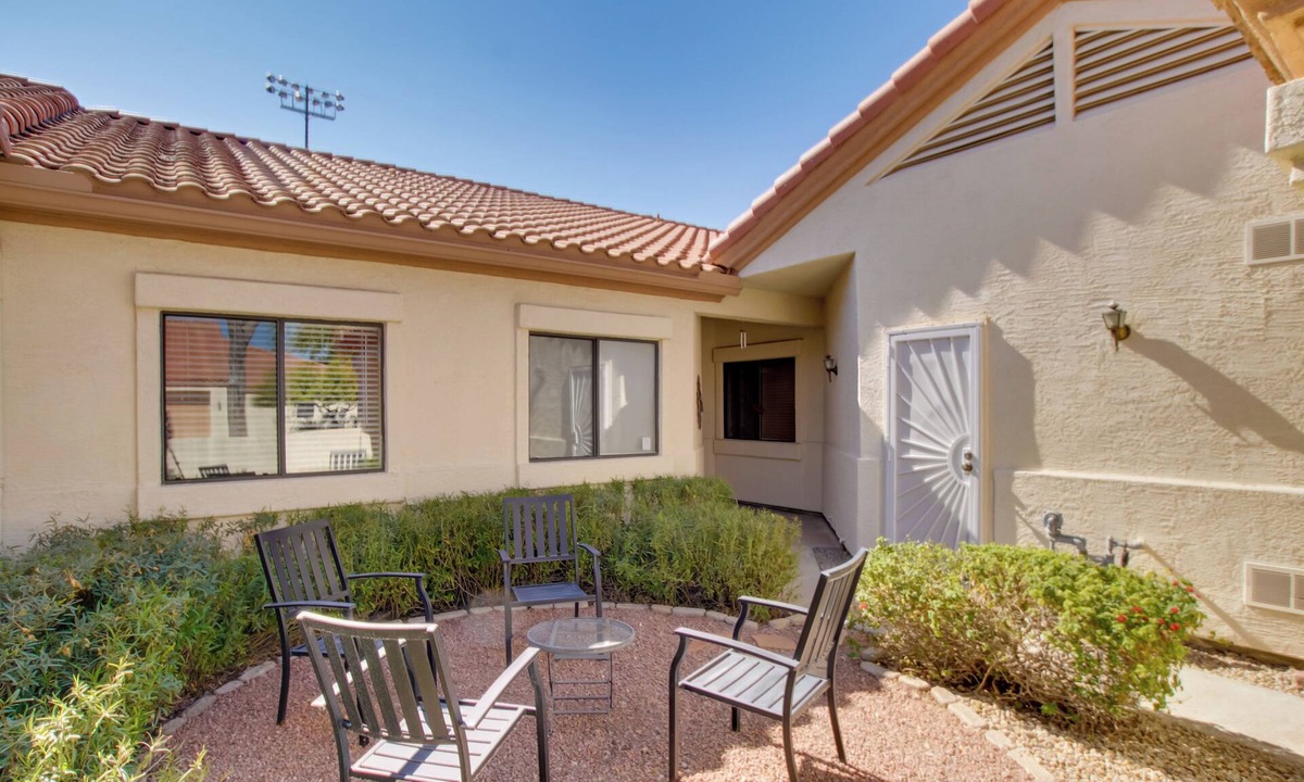 Park Center Place House | 7 Mi to Mill Ave: BBQ-Ready Mesa Townhouse
