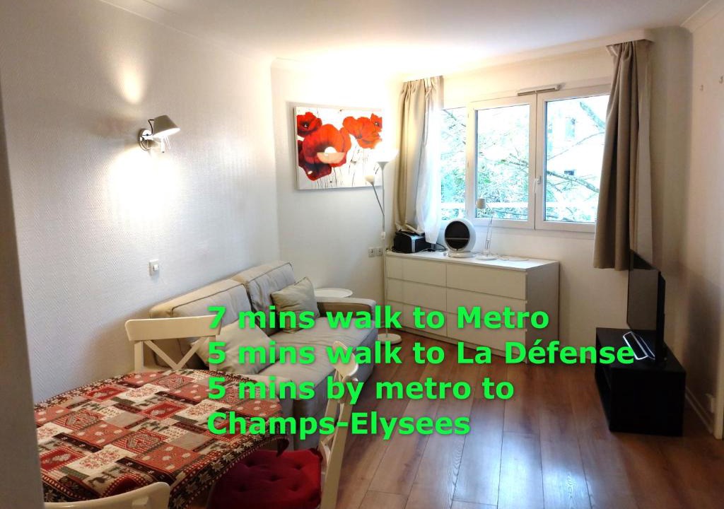 Gambetta Apartment | 7 min walk Metro, ApartHotel, La Défense