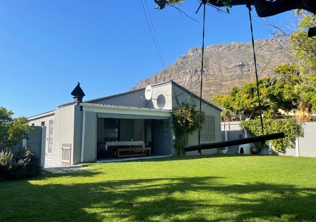 Muizenberg House | 7 on Henwick