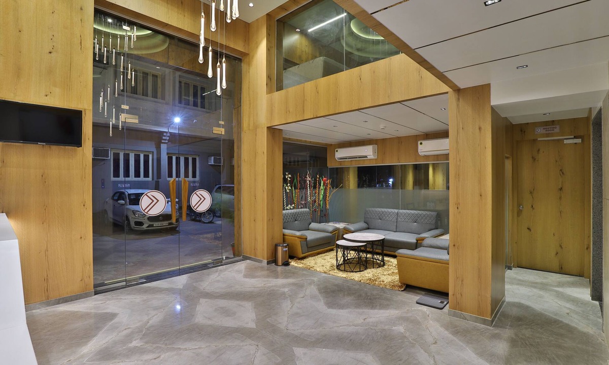 Surat Hotel | 7 Orbit Hotel Surat