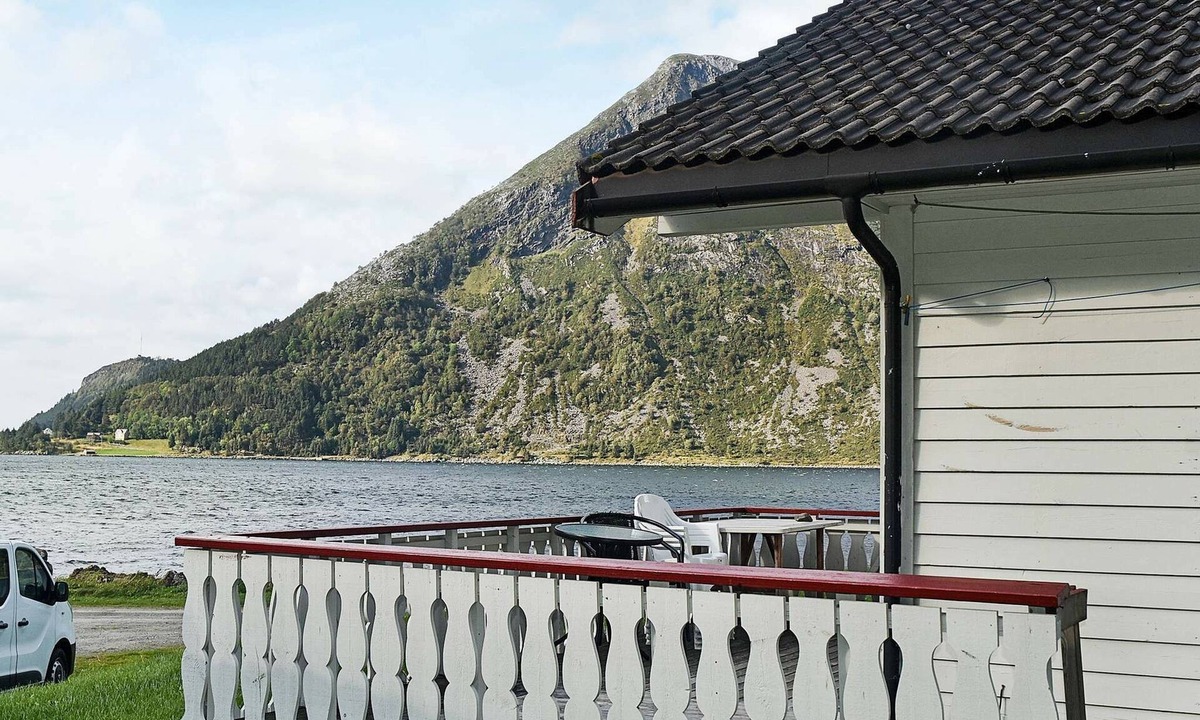 Silda House | 7 person holiday home in Selje
