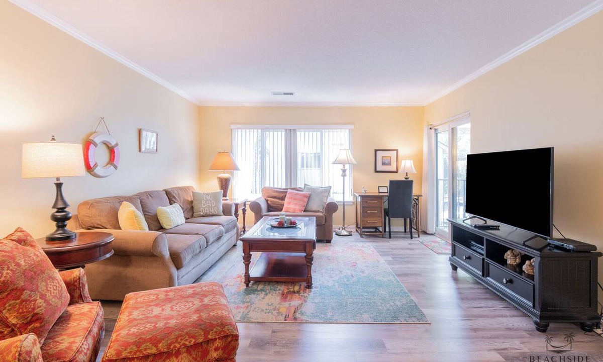 Hilton Head Island Condo | 71 Springwood Villas - 2 Bedroom Springwood Condo near Coligny, Tennis