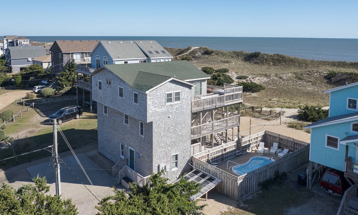 Waves House | 7158- 'A Wave From It All'—6BR, 5BA in Waves, NC. Sleeps 16 in pure comfort.