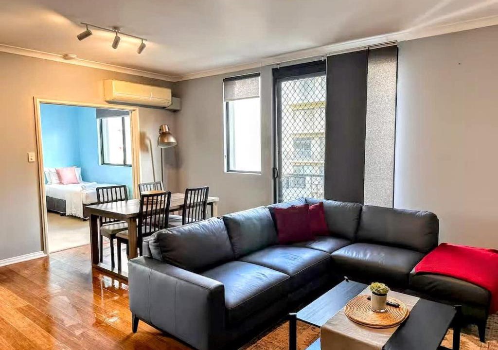 East Perth Apartment | 73 Serene 2BR Apt Perth CBD Pool-Gym & FREE Parkng