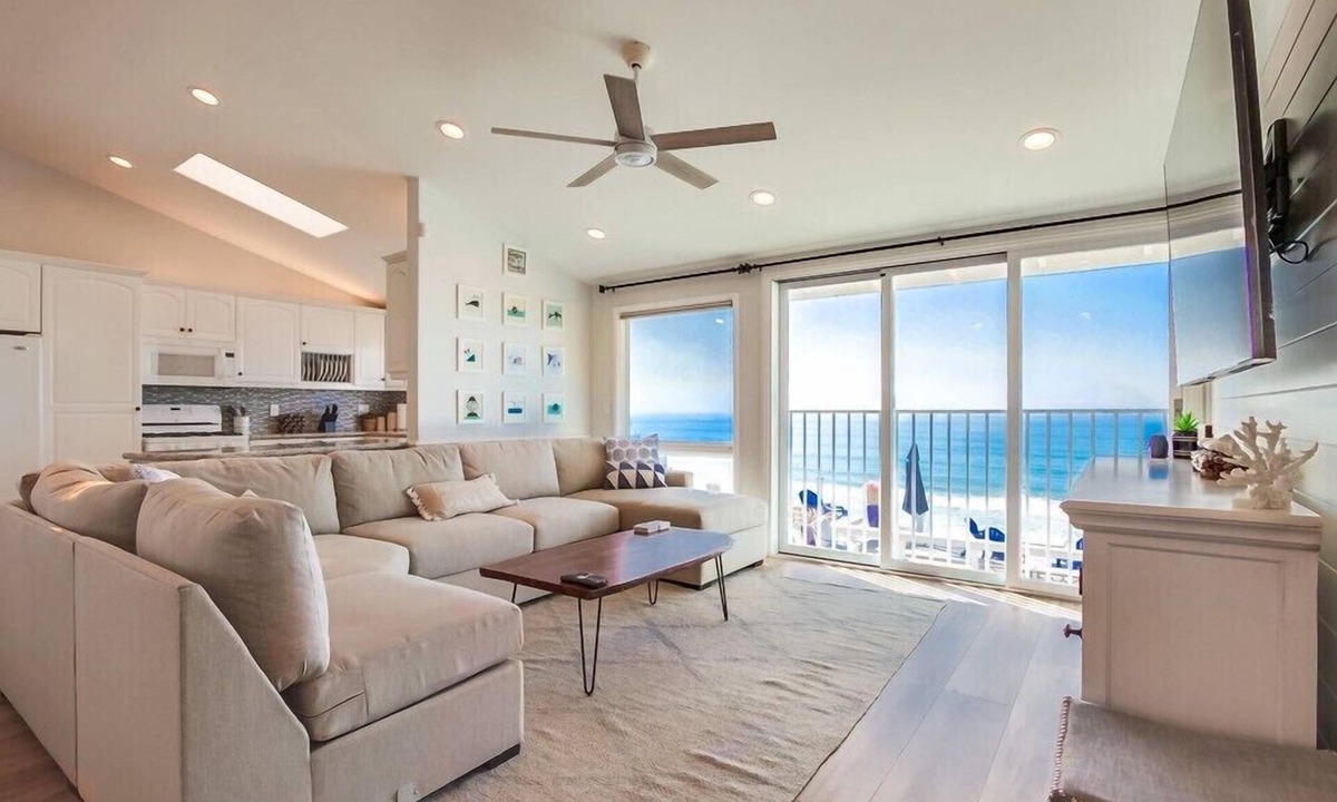 Leucadia Villa | 75' Ocean Front Villa on 1/3 Acre * 10ksf Outdoor Space * A/C