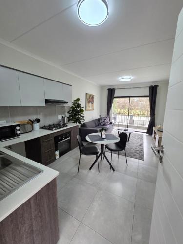 Boksburg Apartment | 77 on Par