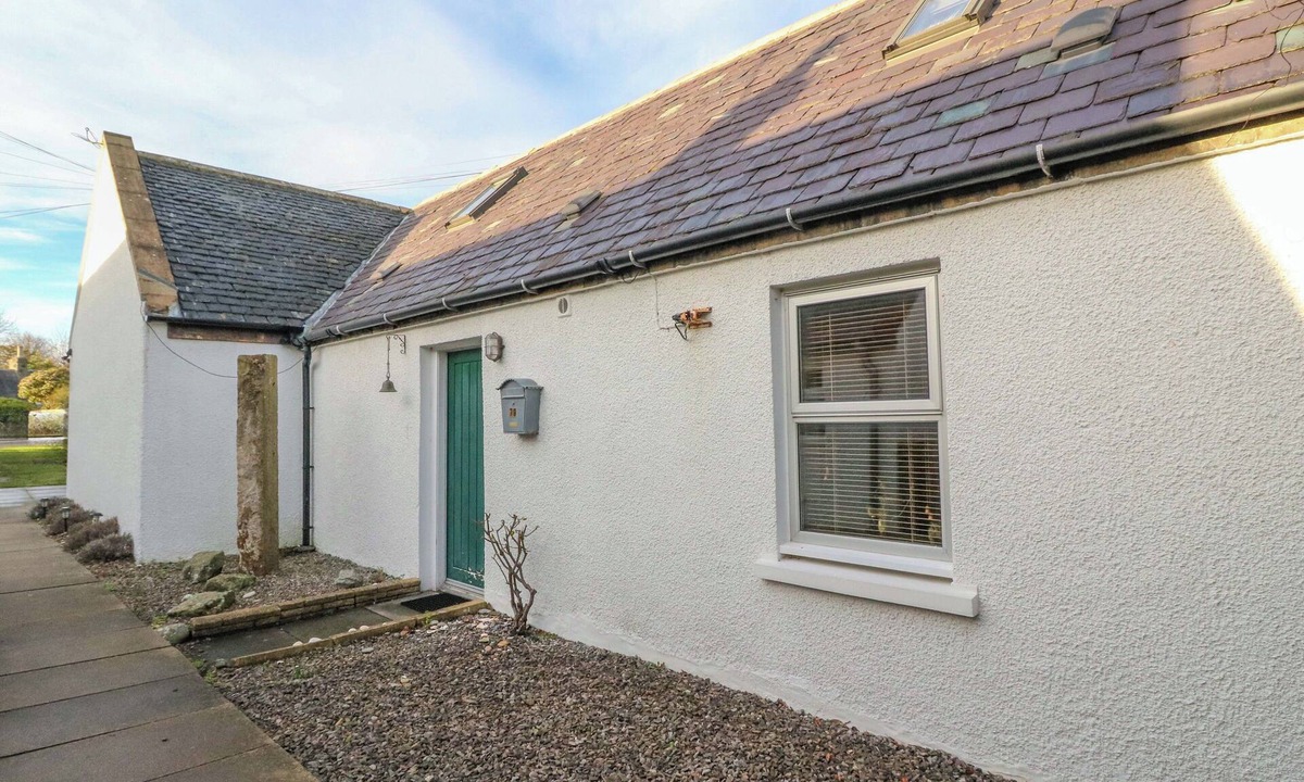 Findhorn Cottage | 78 FINDHORN, pet friendly, country holiday cottage in Findhorn