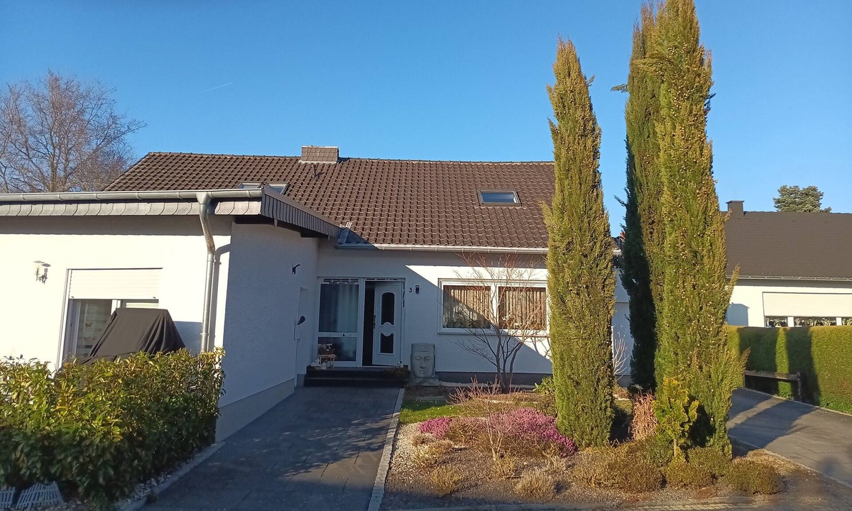 Euskirchen Apartment | 78 sqm fully equipped apartment with large terrace in a quiet location