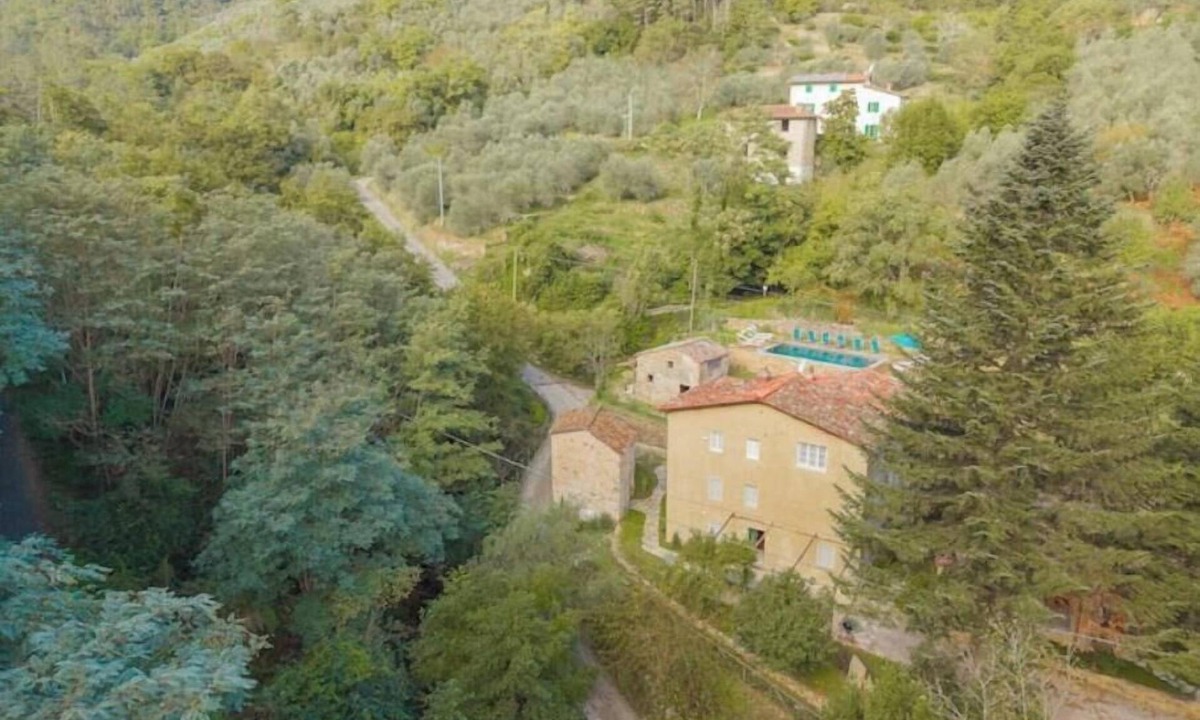 SantʼAndrea di Compito Villa | 7BR Tuscan Oasis with Pool Borgo sulla Visona