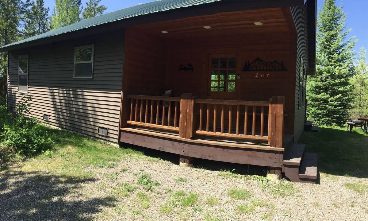 Coram Cabin | 7th Night Free, wireless internet, views, private, Montana Mountain Glory!