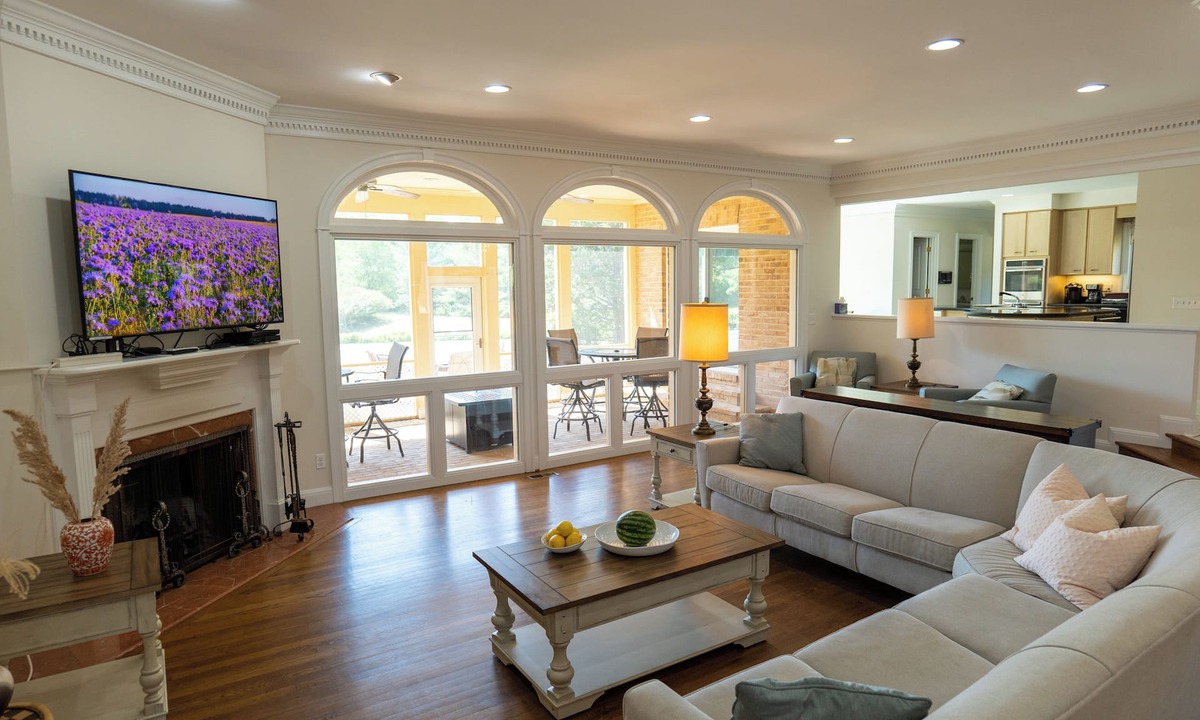 Castleton House | 8-Person House with Private Hot Tub on Spectacular Rural Estate