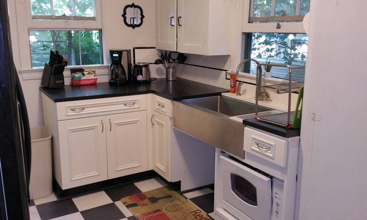 Altamont House | 80+ Day❤️Smart Craftsman ❤️of Downtown | King Queen | BBQs, Patio Set + Fenced Y
