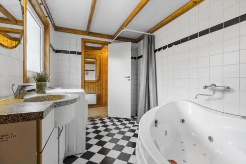 Lystrup House | 8116-Ega-Under-Ronnene-37