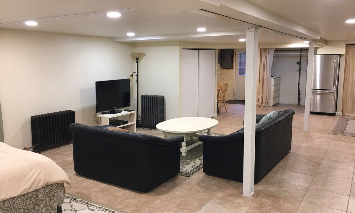 Mount Pleasant Apartment | 850sq. ft basement apartment in quiet area of Rock Creek Park