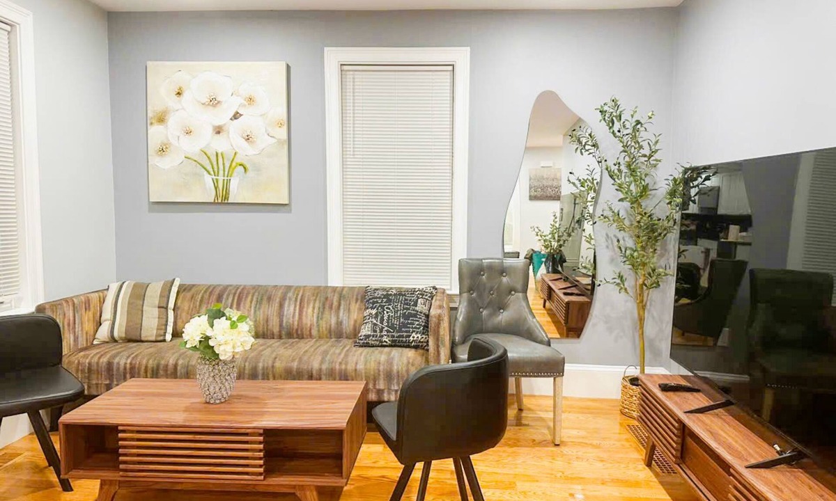 Meeting House Hill Apartment | 85a Charming, Cozy 3BR, 2BA Home Near Downtown Boston