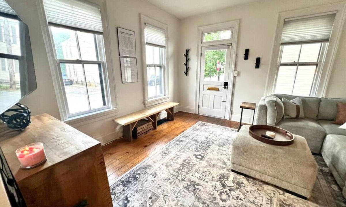 German Village Apartment | 888 Macon (1 bdrm) · Historic German Village home | fenced yard