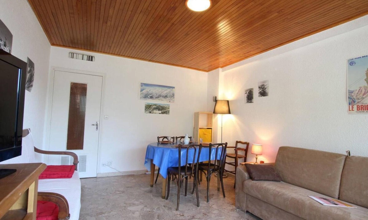 Chantemerle Apartment | 8th floor, balcony, parking, tv, 53m², Serre Chevalier