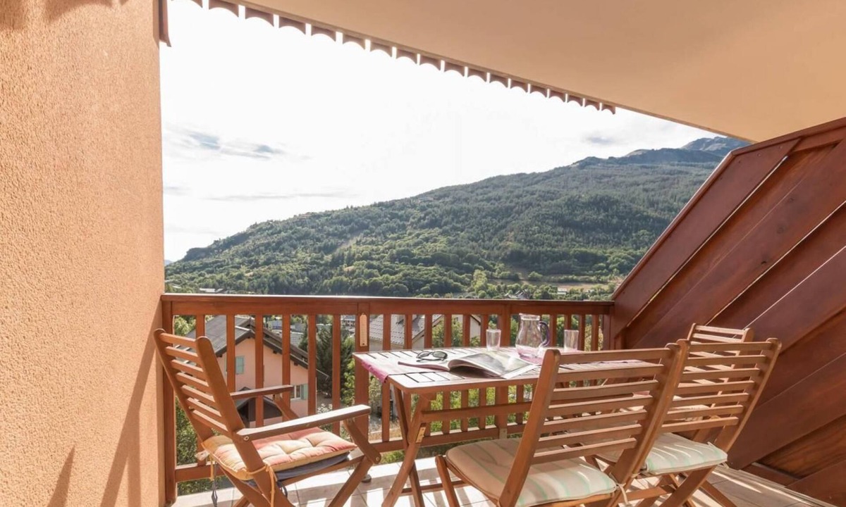 Forville Apartment | 8th floor, view panoramic, balcony, parking, tv, 38m², Serre Chevalier