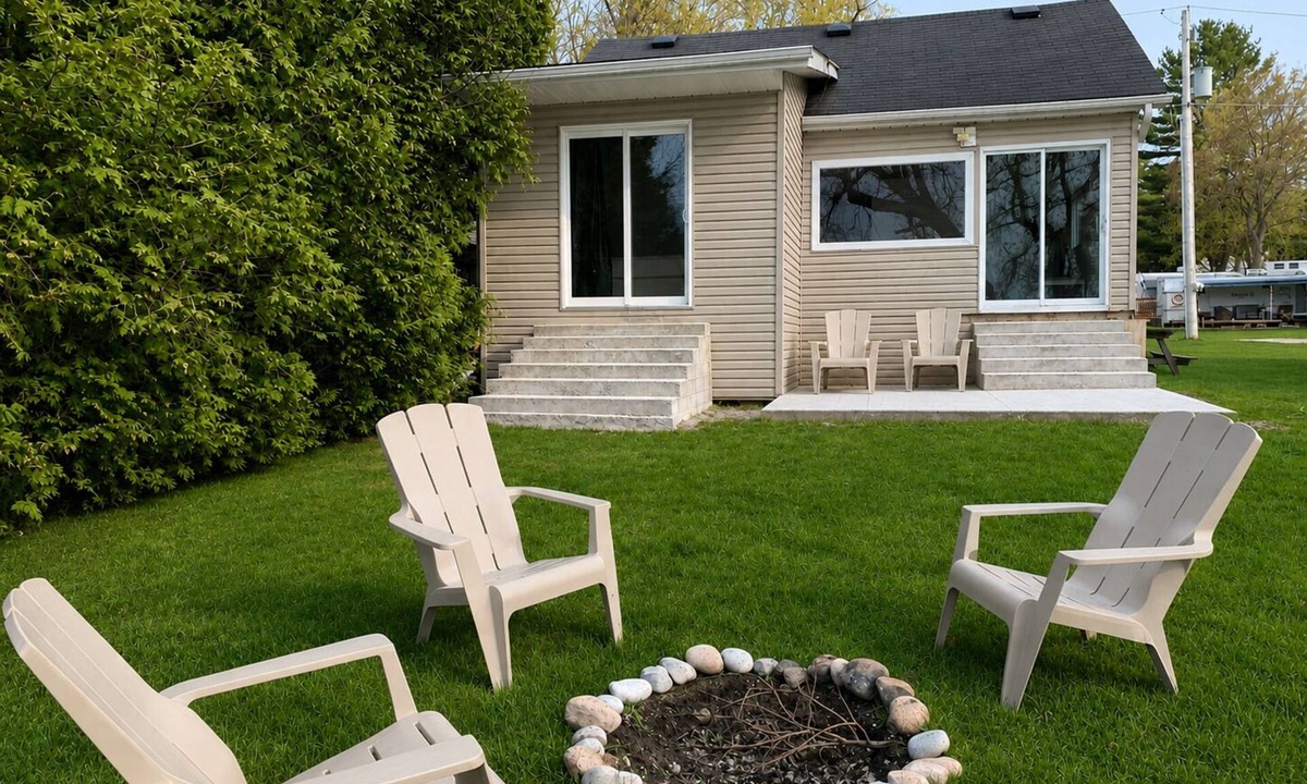 Hamilton Township House | #9 Cottage - Austria (Lakefront)