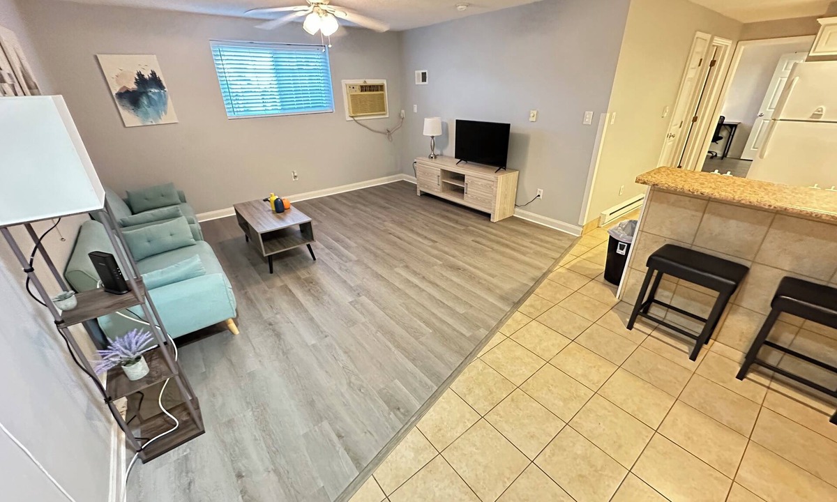 Franklin Apartment | 9 Fresh Getaway - with private washer and drier