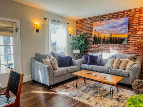 Mapleton Hill House | 9 Min Walk to Pearl Street - Downtown Boulder