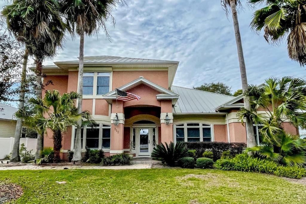 Seacrest House | 9 Palms