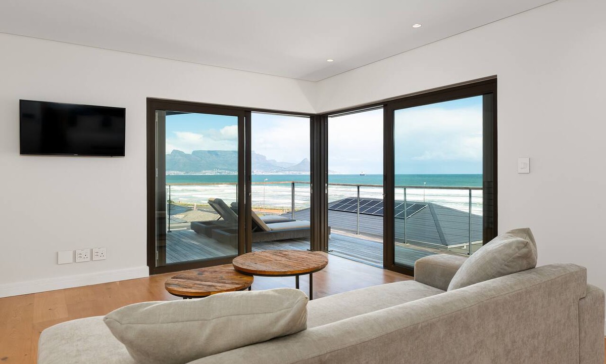 Bloubergstrand Apartment | 9 Shell Road