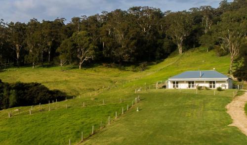 Central Tilba House | 90 Sherringham lane