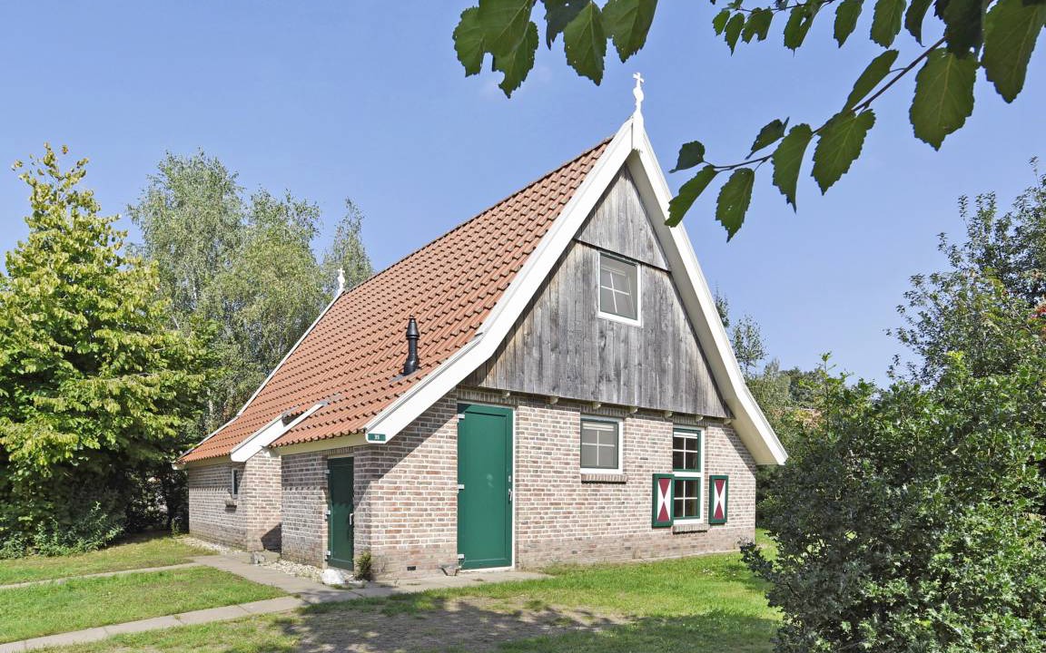 Municipality of Hellendoorn House | 95 m² Bungalow ∙ 2 bedrooms ∙ 4 guests