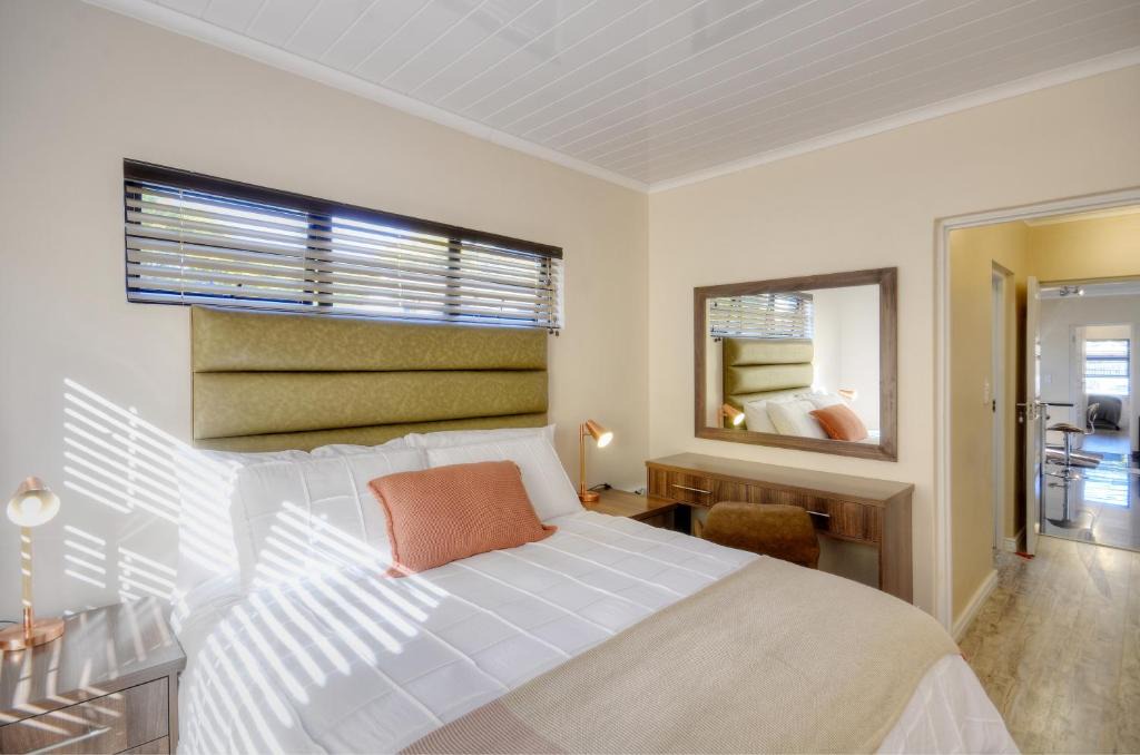 Pinelands Apartment | 9a@Crassula Way