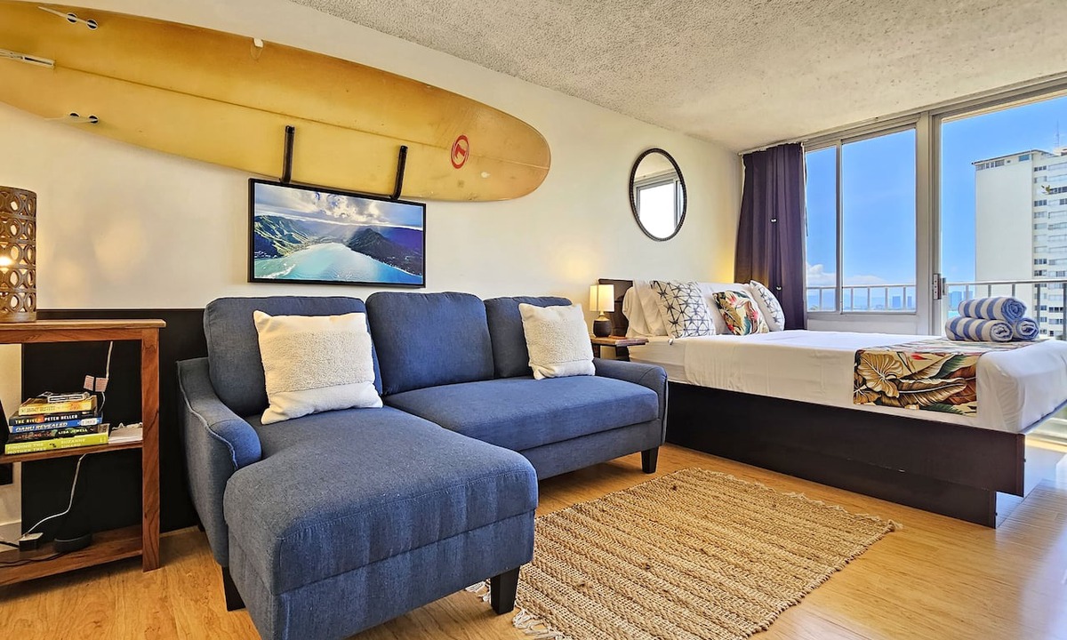 Diamond Head - Kapahulu - St. Louis Apartment | 9th Floor Studio Apt, Full kitchen & Insane views!
