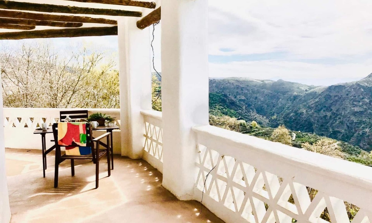 Pitres Apartment | A-10 · Spacious apartment for 5 people with terrace