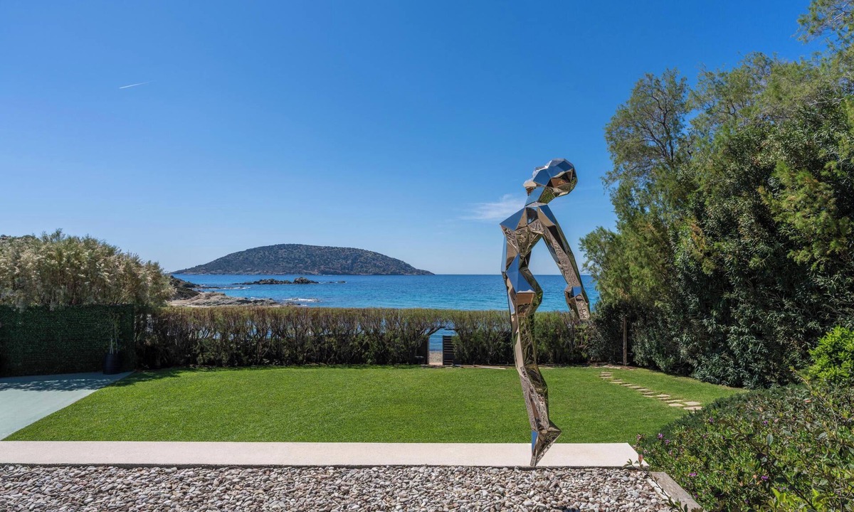 Anavyssos Villa | A beachfront paradise blending luxury on the Athenian Riviera