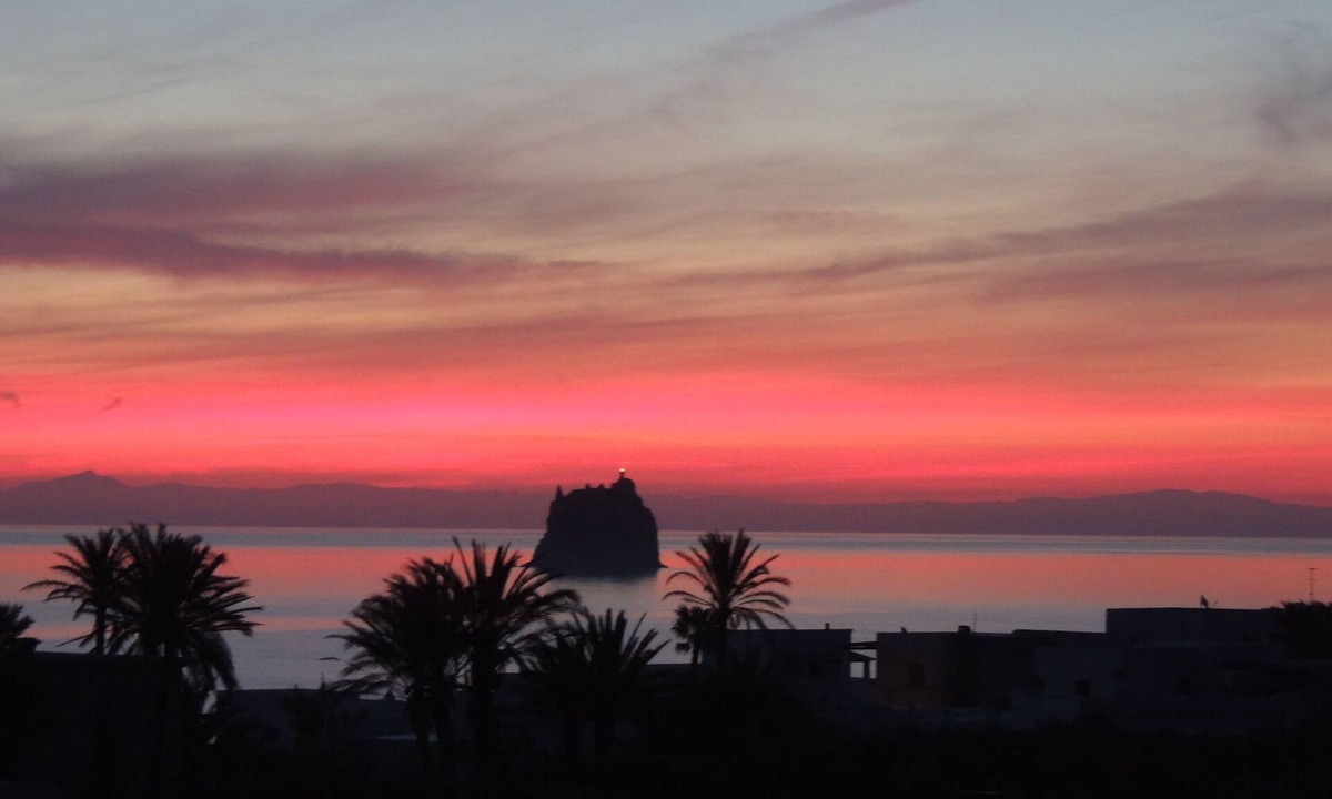 Stromboli House | A beautiful house in Stromboli at the foot of the volcano, pets allowed