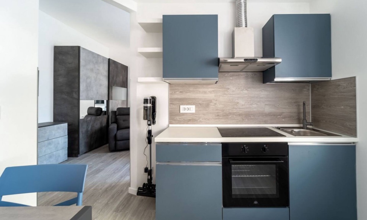 Barriera Vecchia-San Giacomo House | A bright and welcoming 36 square meters loft, perfect for two people, located on the first floor of a building with an elevator (NOT accessible to disabled guests).The property is located in a quiet area of ​Trieste, well-served by major amenities s