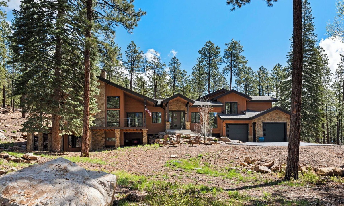 Durango House | A/C, Luxury Home, Gated Community, Peace & Privacy!