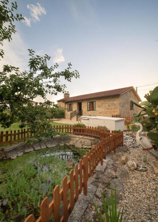 Salvaterra de Mino Ski Chalet | A Casa da Charca - Casa rural con jardín